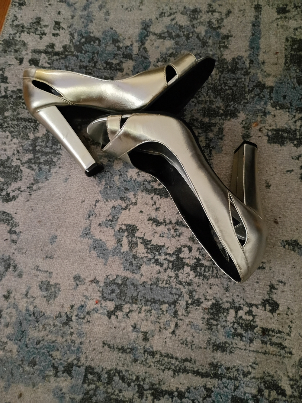 Metallic Silver Peep-Toe High Heels size 7M